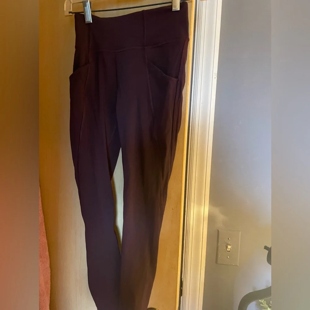 Lululemon Time To Sweat Crop 23" size 2 - Picture 2 of 5